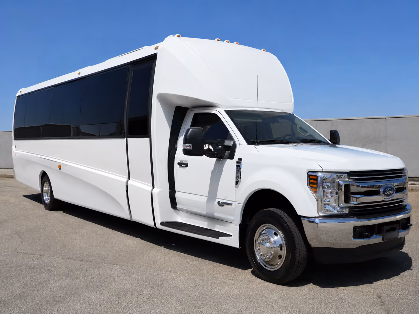 Long Beach Airport Shuttle & Transportation party bus exterior